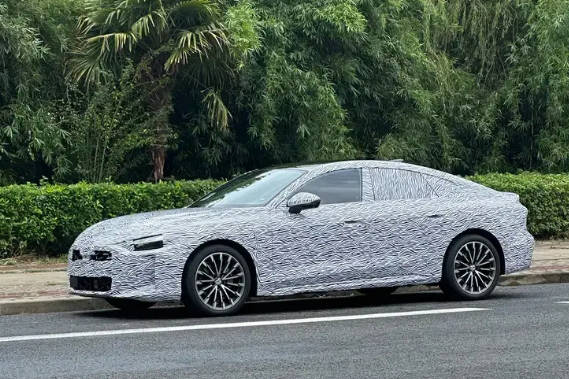 五菱宏光MiNi EV蝉联榜首，合资份额持续收缩丨2025年11月轿车/SUV车型销量榜